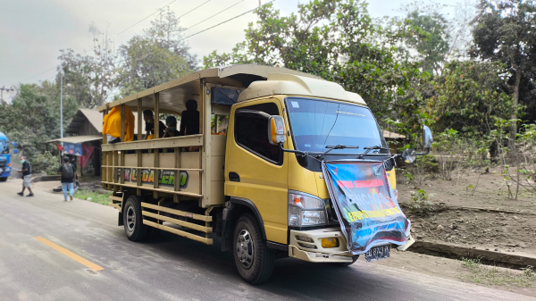 BANTUAN UNTUK KORBAN ERUPSI LEWOTOBI 2024 3